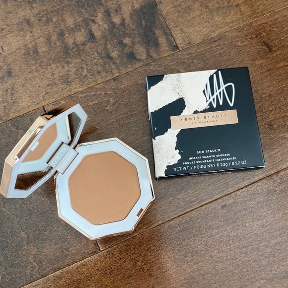 Fenty Beauty Sun Stalk'r Instant Warmth Bronzer - Shady Biz - Picture 3 of 4